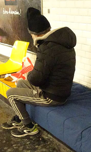 Photo de Chantal Carbon dans le metro parisien
